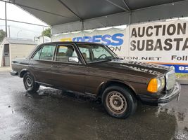 1984 Mercedes-Benz 300 Series