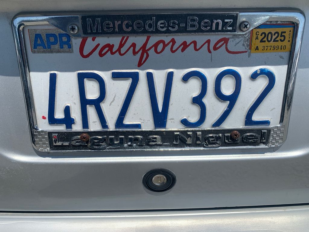 2001 Mercedes-Benz E-Class 11