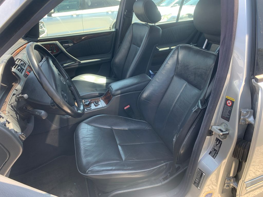 2001 Mercedes-Benz E-Class 7