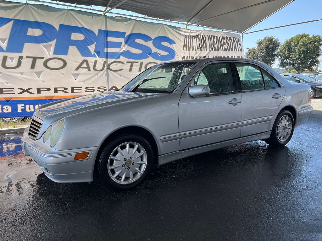 2001 Mercedes-Benz E-Class 1