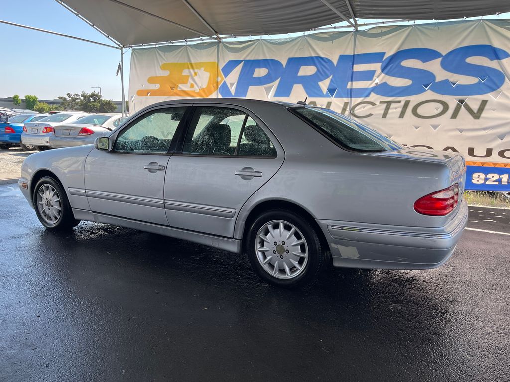 2001 Mercedes-Benz E-Class 2