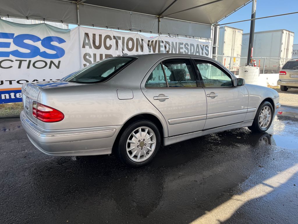 2001 Mercedes-Benz E-Class 3