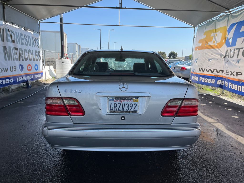 2001 Mercedes-Benz E-Class 6