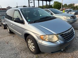 2005 Chrysler Town & Country