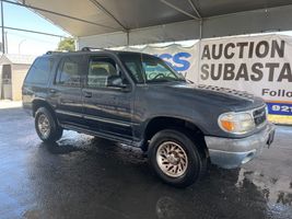 2000 Ford Explorer
