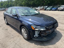 2013 VOLKSWAGEN Passat