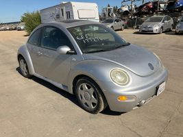 2001 VOLKSWAGEN New Beetle