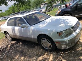 1999 Lexus LS 400