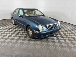 2000 Mercedes-Benz E-Class