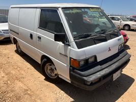 1990 Mitsubishi Van