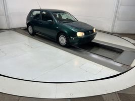 2001 VOLKSWAGEN Golf