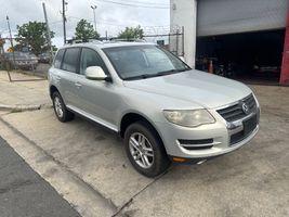 2009 VOLKSWAGEN Touareg