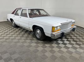 1985 Ford LTD Crown Victoria