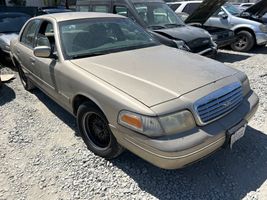 2000 Ford Crown Victoria
