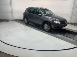 2016 VOLKSWAGEN Tiguan