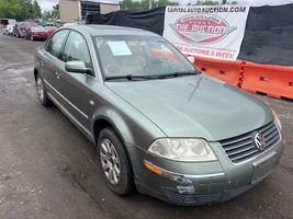 2003 VOLKSWAGEN Passat