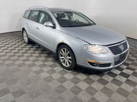 2010 VOLKSWAGEN Passat