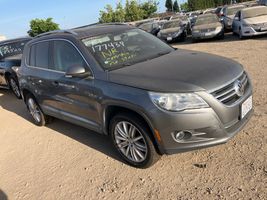 2011 VOLKSWAGEN Tiguan