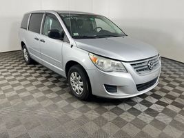 2010 VOLKSWAGEN Routan