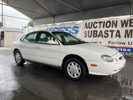 1999 Ford Taurus