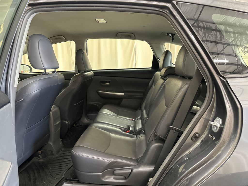 2012 Toyota Prius V 8