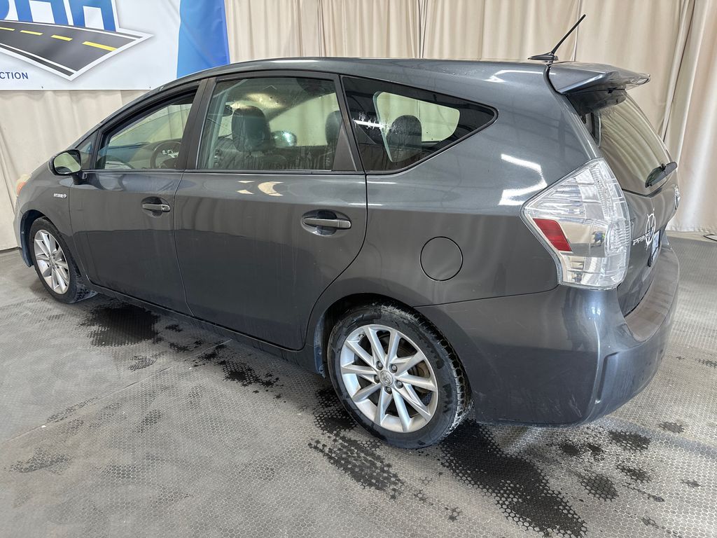 2012 Toyota Prius V 2