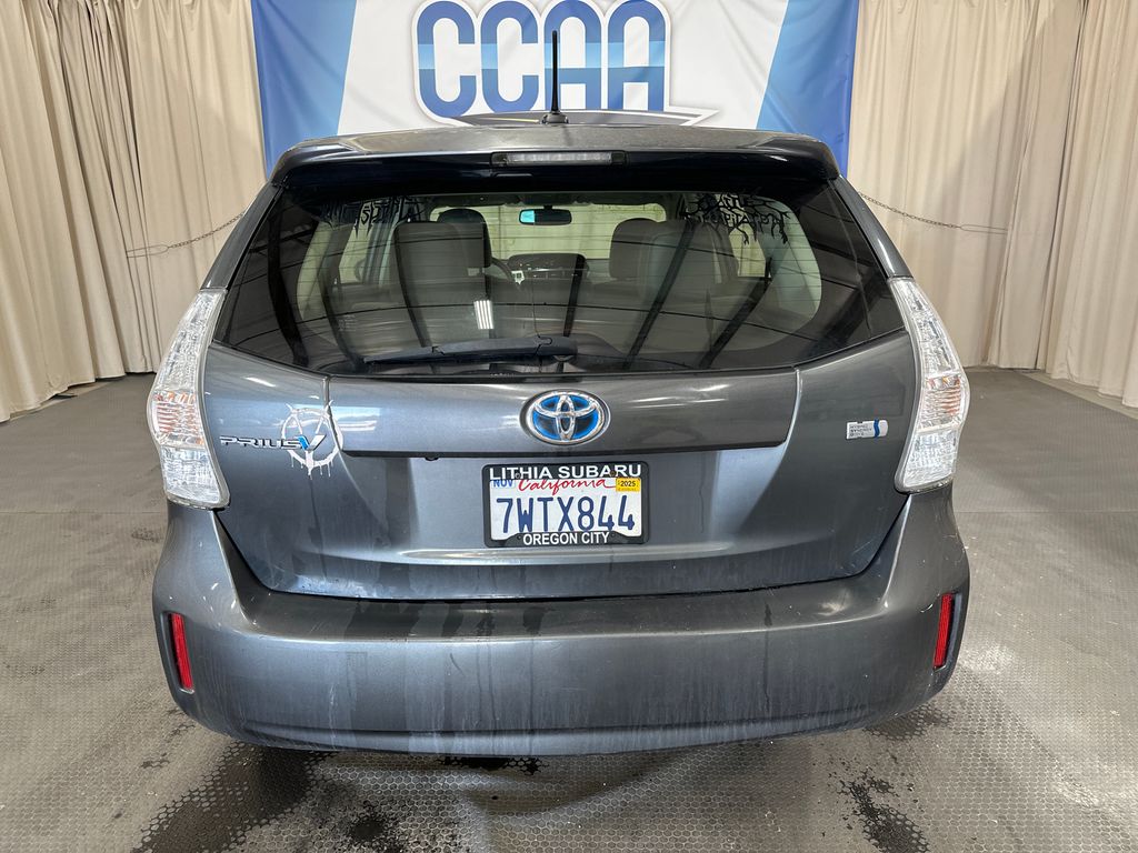 2012 Toyota Prius V 6