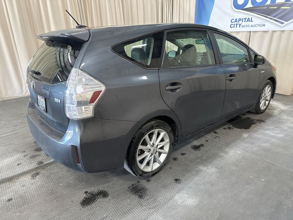 2012 Toyota Prius V 3