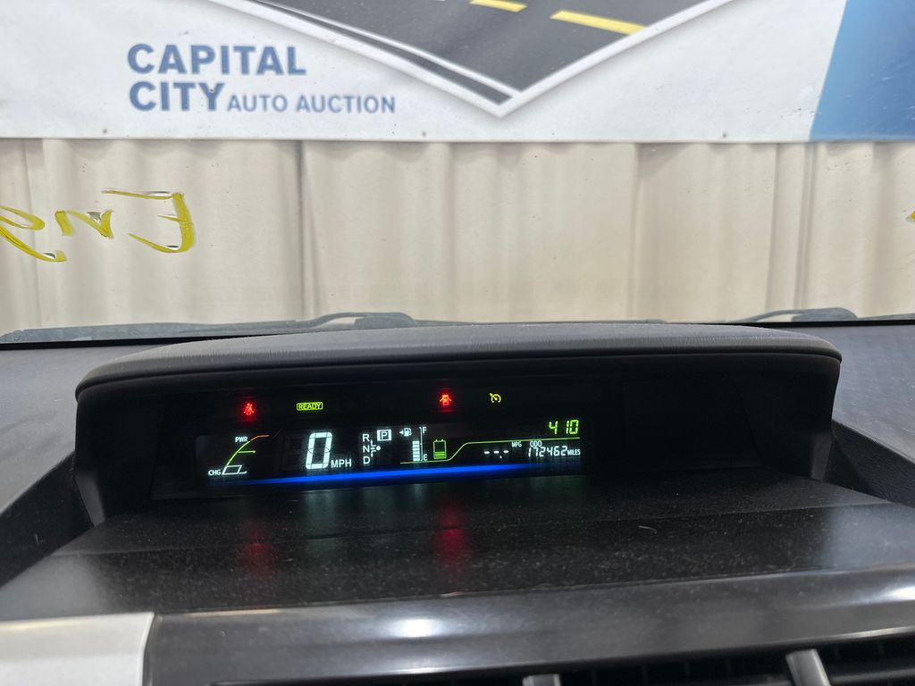 2012 Toyota Prius V 4