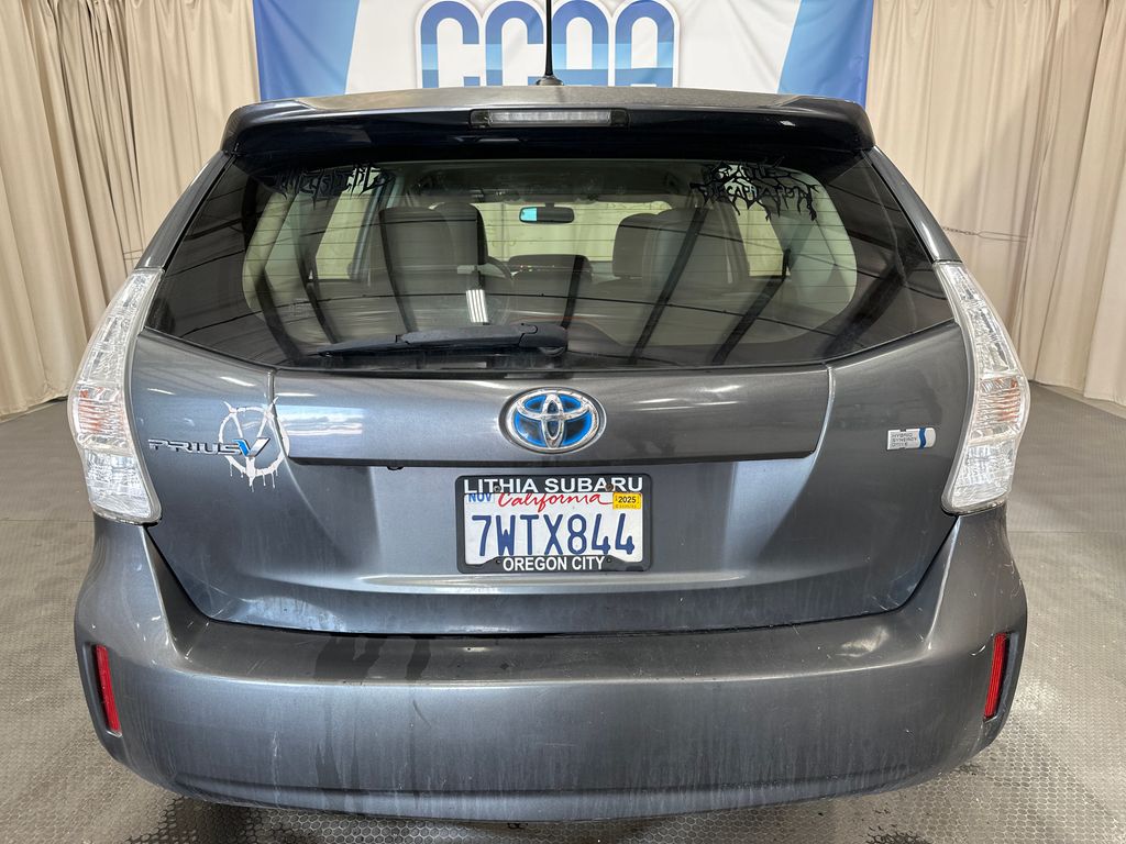 2012 Toyota Prius V 11