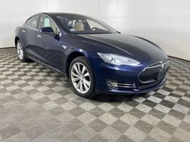 2015 TESLA Model S