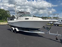 2002 WELLCRAFT CABIN MOTORBOAT