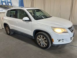 2009 VOLKSWAGEN Tiguan