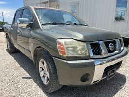 2004 NISSAN Titan
