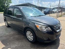 2011 VOLKSWAGEN Routan