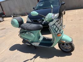 2001 VESPA ET4