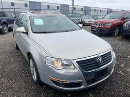2010 VOLKSWAGEN Passat