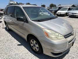 2004 Toyota Sienna