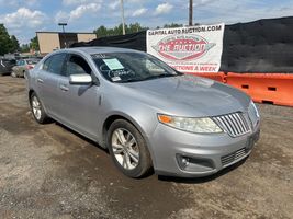 2010 Lincoln MKS