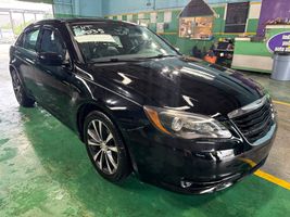 2013 Chrysler 200