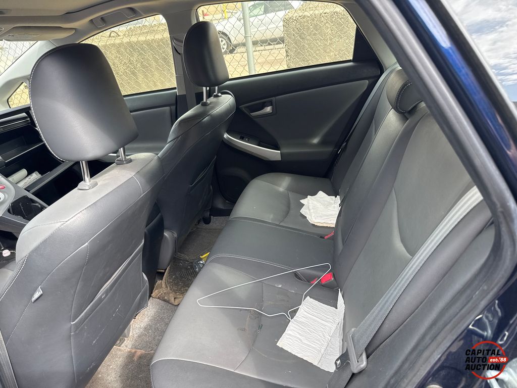 2015 Toyota Prius 8
