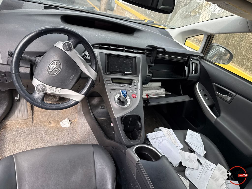 2015 Toyota Prius 10