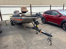 2018 Tracker Marine BASS TRACKER