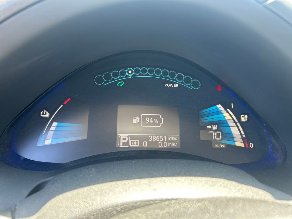 2016 NISSAN LEAF 4