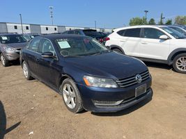 2013 VOLKSWAGEN Passat