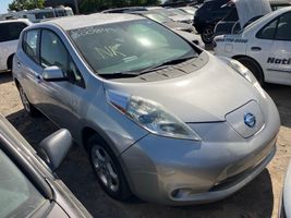 2011 NISSAN LEAF