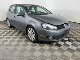 2011 VOLKSWAGEN Golf