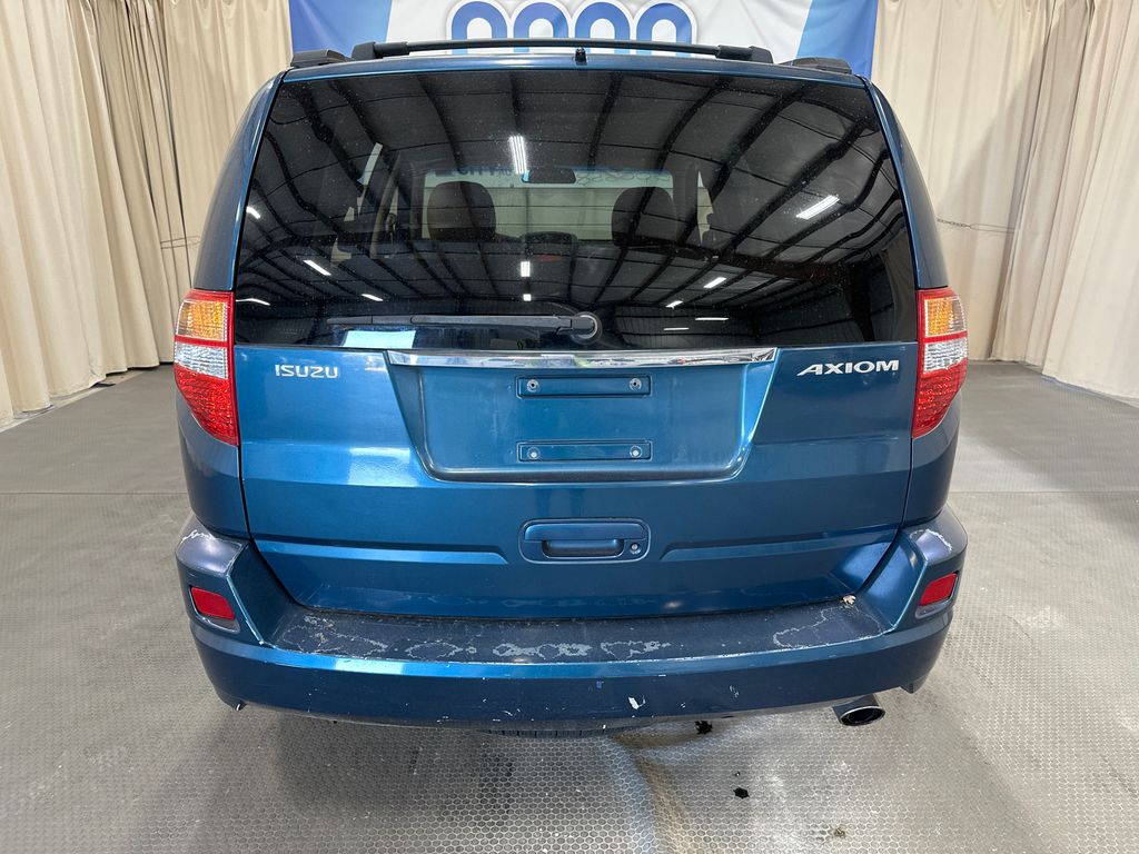 2002 Isuzu AXIOM 6