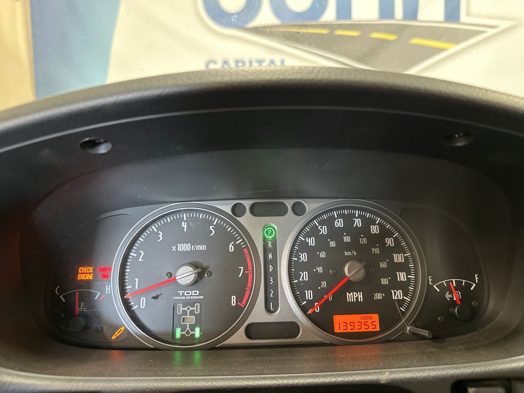 2002 Isuzu AXIOM 4