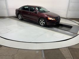 2013 VOLKSWAGEN Passat